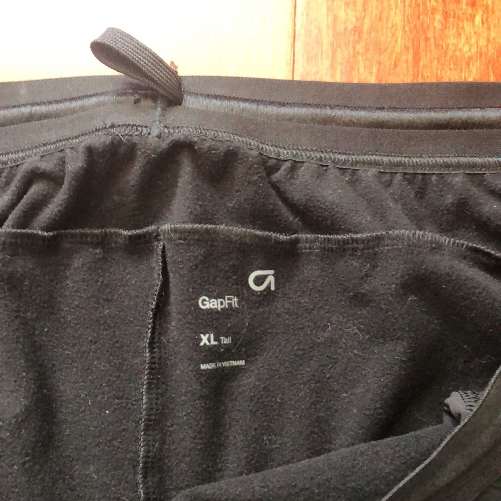 GapFit Men’s Training Joggers - Picture 7 of 9